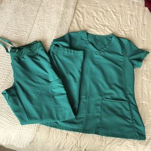 Medcouture scrub set